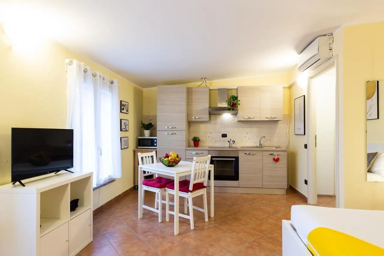 Gorla Skyline - Top Floor Apartment Milano