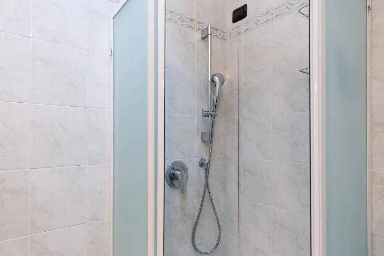 Gorla Skyline - Top Floor Apartment Milano