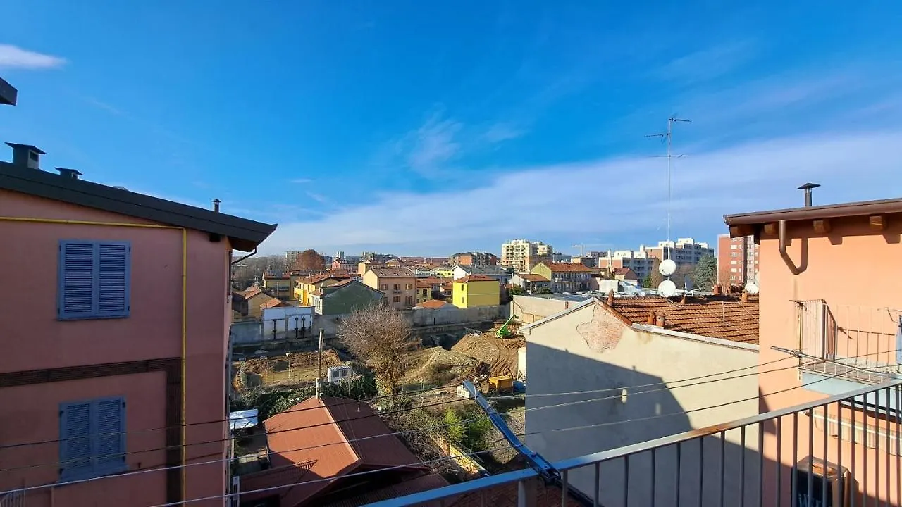 Gorla Skyline - Top Floor Apartment Milano
