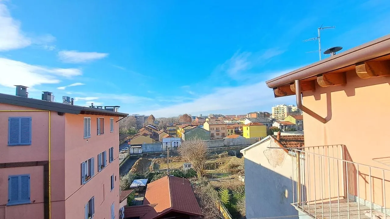 Gorla Skyline - Top Floor Apartment Milano 0*,  Italia